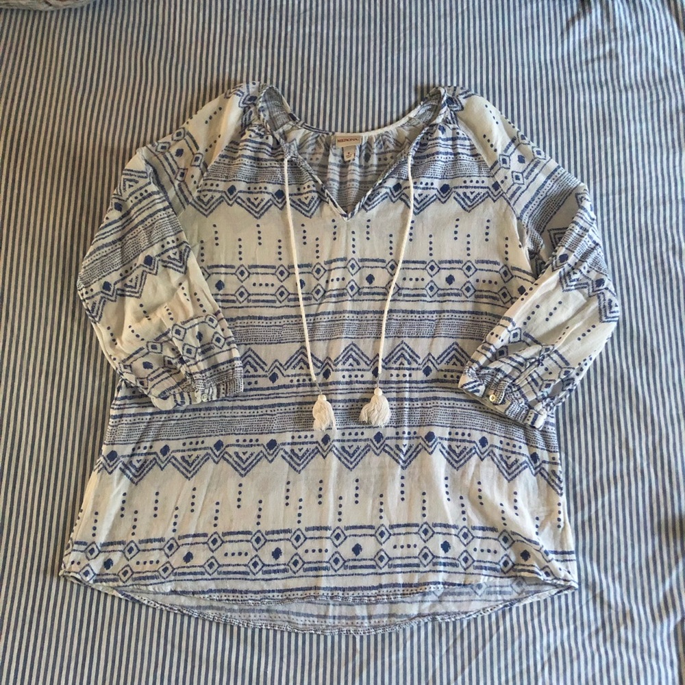 3/$15 🍁 Boho cotton white and blue blouse